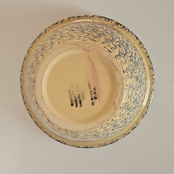 Roseville Spongeware 2 Qt Mixing Bowl - Picture 2 of 4